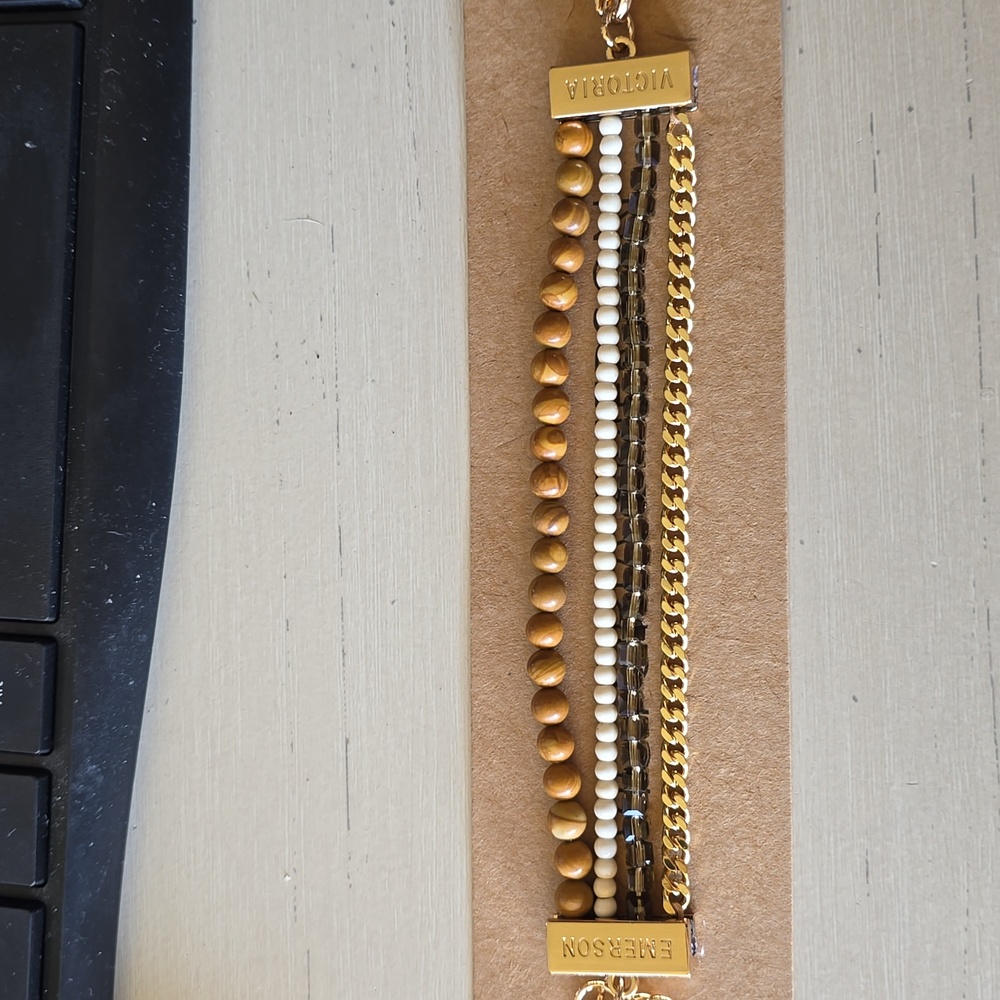 VICTORIA EMERSON NIB